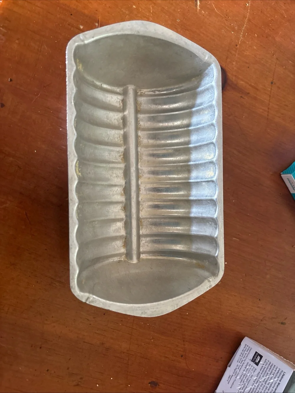 2 Vintage Aluminum Ribbed Loaf Pan Set 8”x4.5”